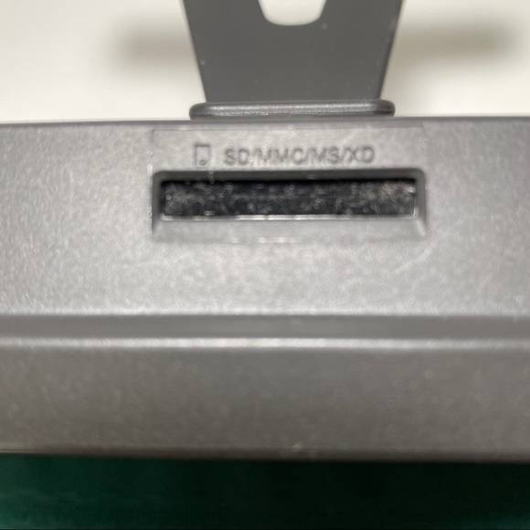 Kodak EasyShare P720 Digital Frame 10“ x 7“  screen size - Picture 4 of 6